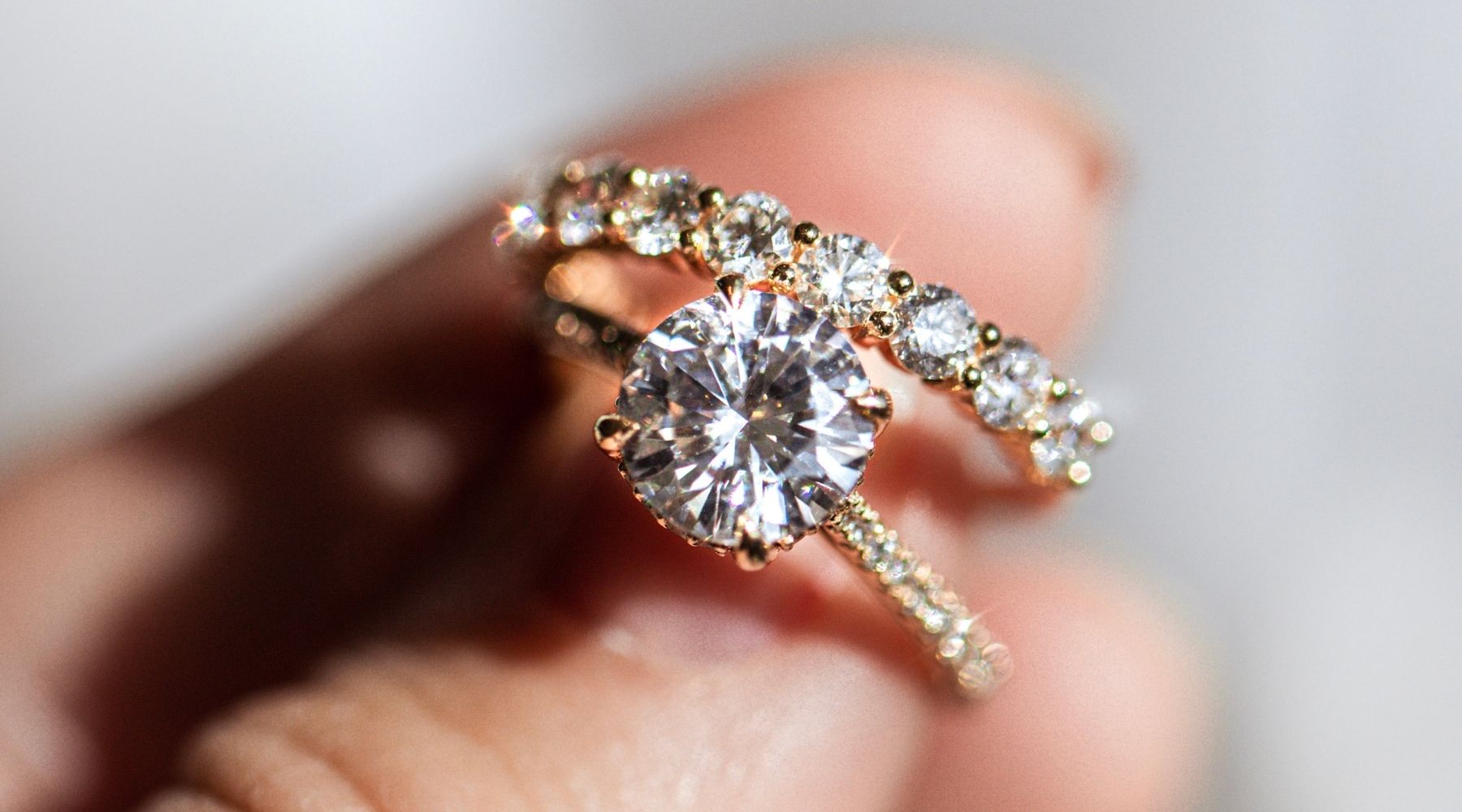 Interactive Engagement Ring Quiz: The Four Structure Styles of Engagement Ring Settings