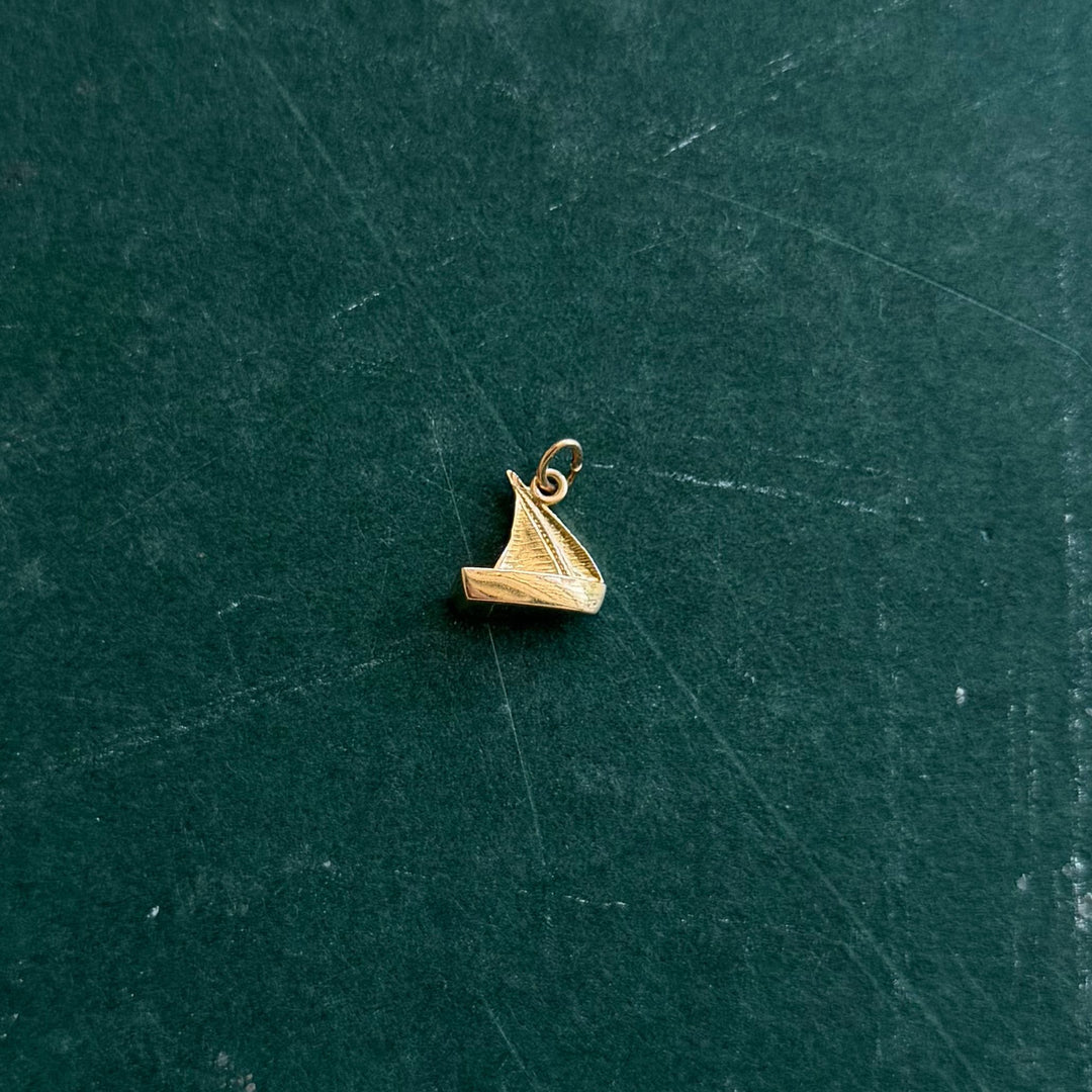 Vintage Sailboat Charm - Consider the Wldflwrs