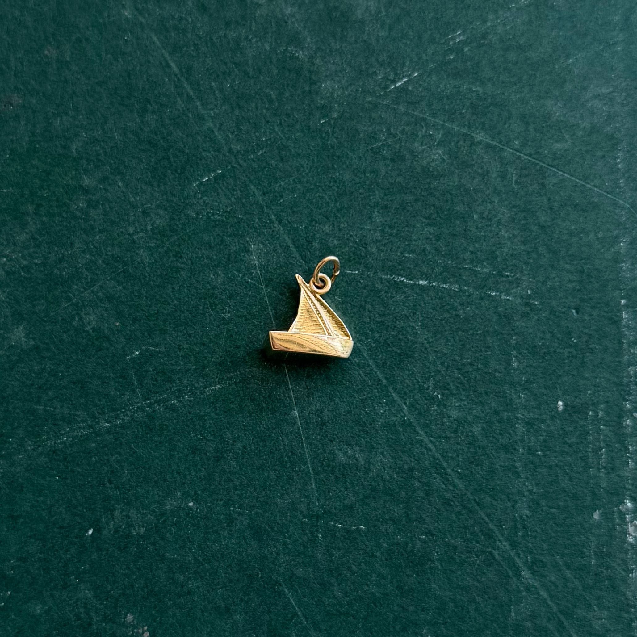 Vintage Sailboat Charm - Consider the Wldflwrs