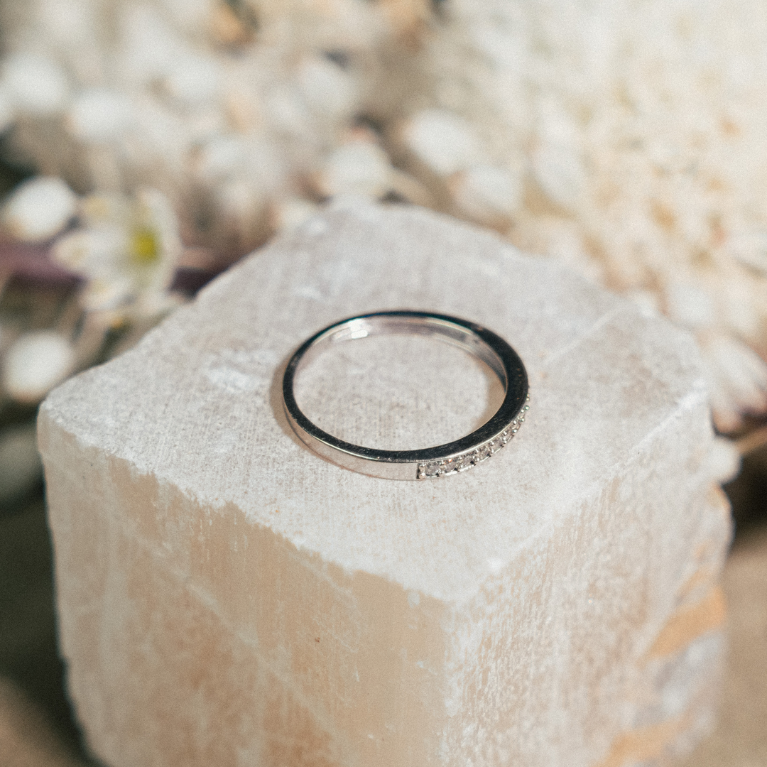 Tapered Beadset Diamond Band (Half-Eternity) - Consider the Wldflwrs
