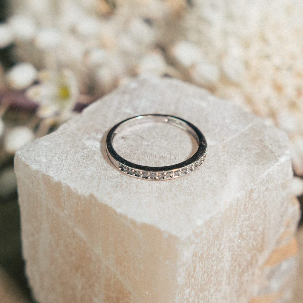 Tapered Beadset Diamond Band (Half-Eternity) - Consider the Wldflwrs