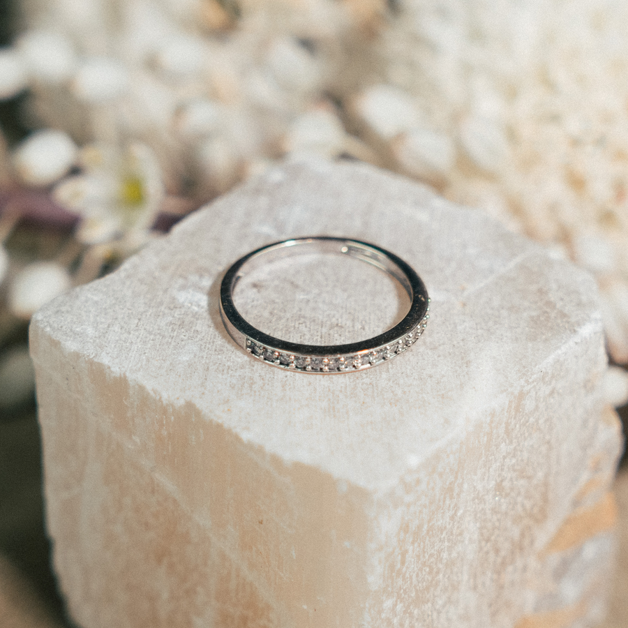 Tapered Beadset Diamond Band (Half-Eternity) - Consider the Wldflwrs